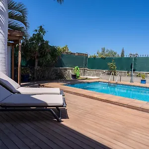 https://villa-cosmopolitan-en-maspalomas-cerca-de-las-dunas.in-canary-islands.com