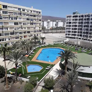 https://deluxe-los-molinos-526.in-canary-islands.com